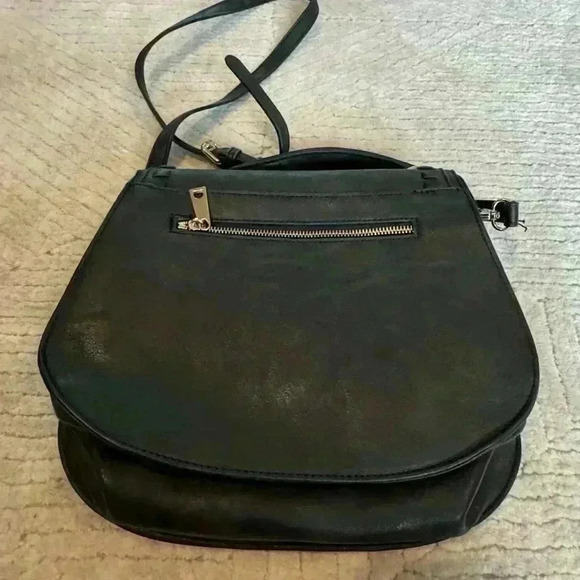 Beautiful black faux leather saddle purse with handle and strap - Picture 2 of 8